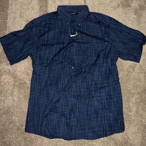 Men’s short sleeve button up